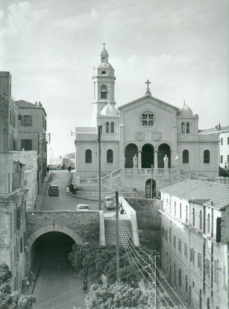1003 EGLISE ST LOUIS  AVANT 1962 01.JPG